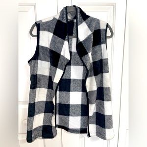 SHEIN Plaid Vest